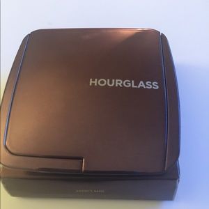 Hourglass Ambient Lighting Powder